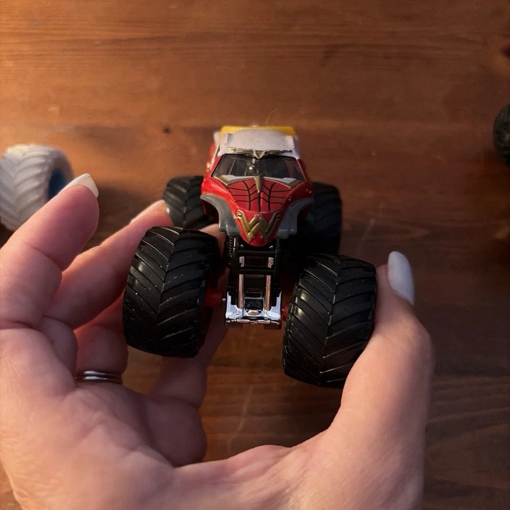 Hot Wheels Monster Jam Lot Of 4 Diecast 1:64 Scale Monster Trucks Wonder Women
